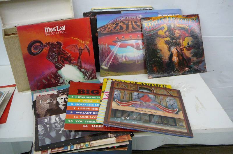 31 - Vintage Vinyl Records and Case REO Speedwagon, The Cars, Doors, Foreigner, Lover Boy, Rush, Molly Hatchet, CCR, Boston and more