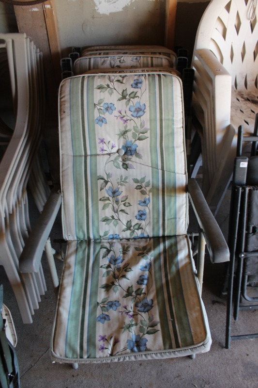 5 Patio Chairs