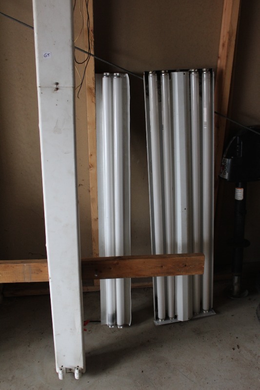 Fluorescent Light Fixtures