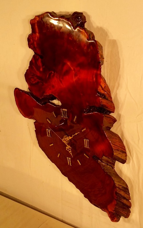 lot 14 image: Beautiful Rustic Wood Clock