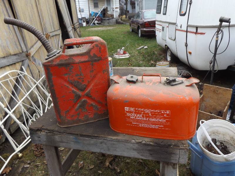 3 Gas Cans