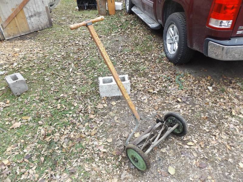 Vintage Push Lawn Mower