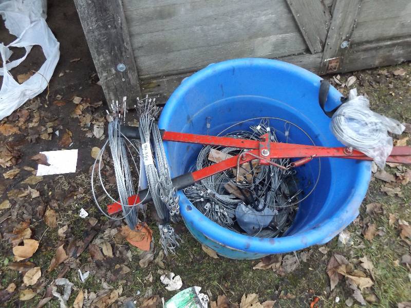 Trapping items