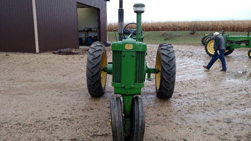 1957 John Deere 520 Tractor, 2 Cyli...