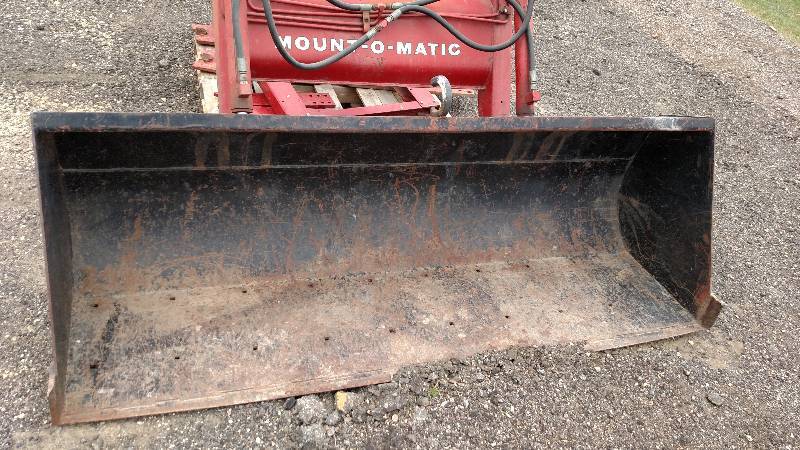 International 2250 Hydraulic Loader