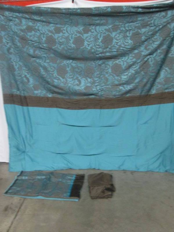 McLeland Design Reggio Comforter Set - King