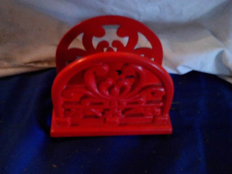 vintage meatal knapkin holder