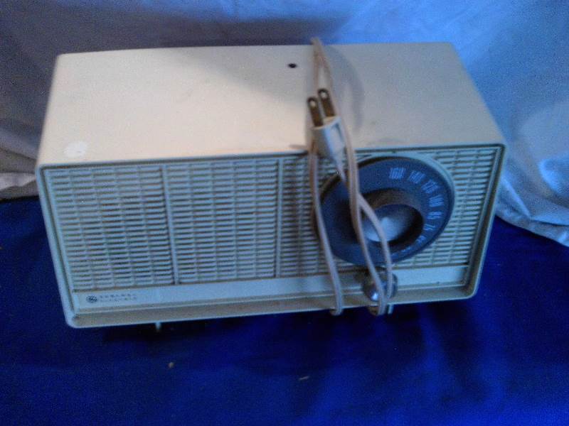 vintage ge box radio