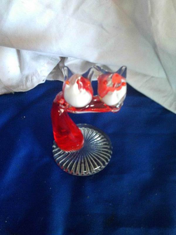 vintage glass bird on a stand figurene