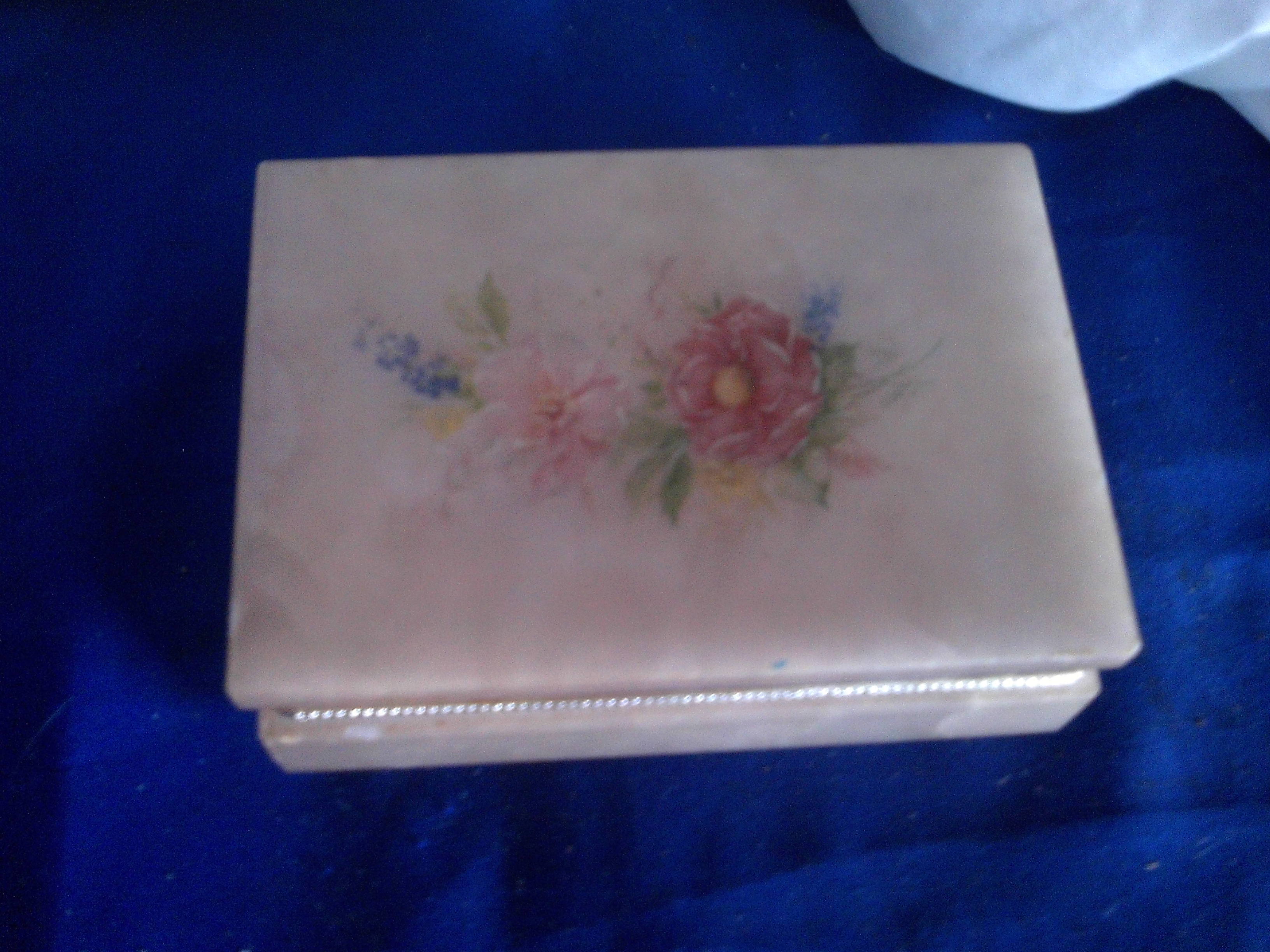 vintage geniun alabaster hand carved trinket box