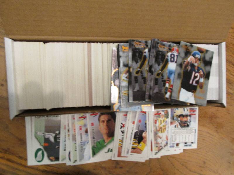 Box of Scor football cards...