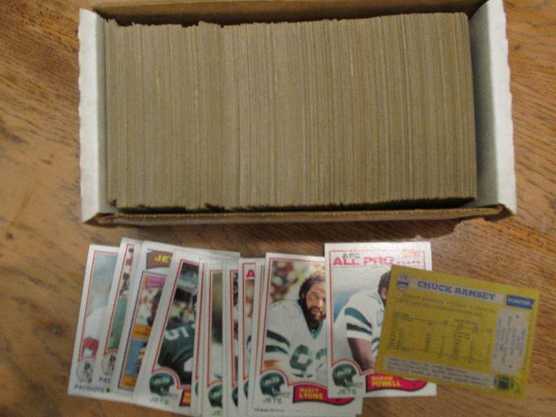 Box of 1982 Topps Football cards...