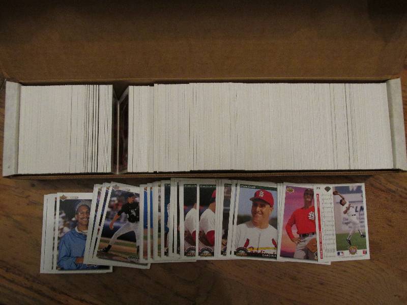 Box of 1992 Upper Deck baseball car...