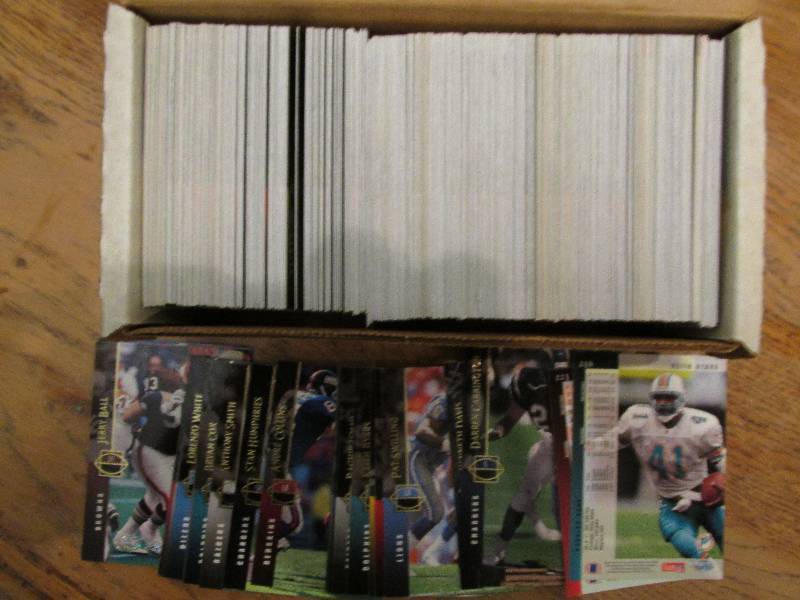Box of 1994 Upper Deck Football car...