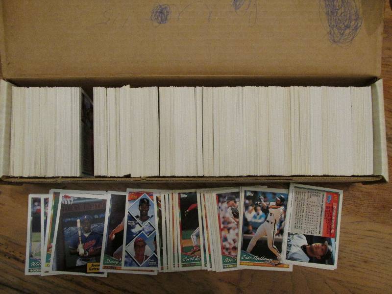 Box of 1994 Topps Baseball cards...