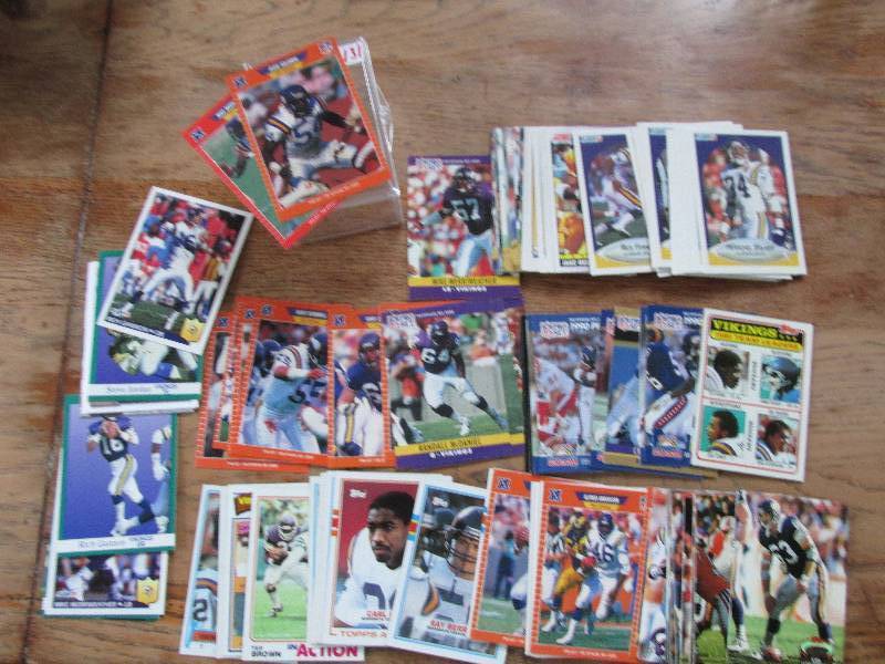 Lot of Minnesota Vikings cards...