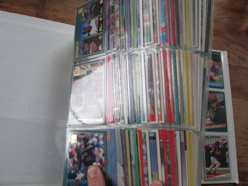 Lot of Minnesota Twins cards...