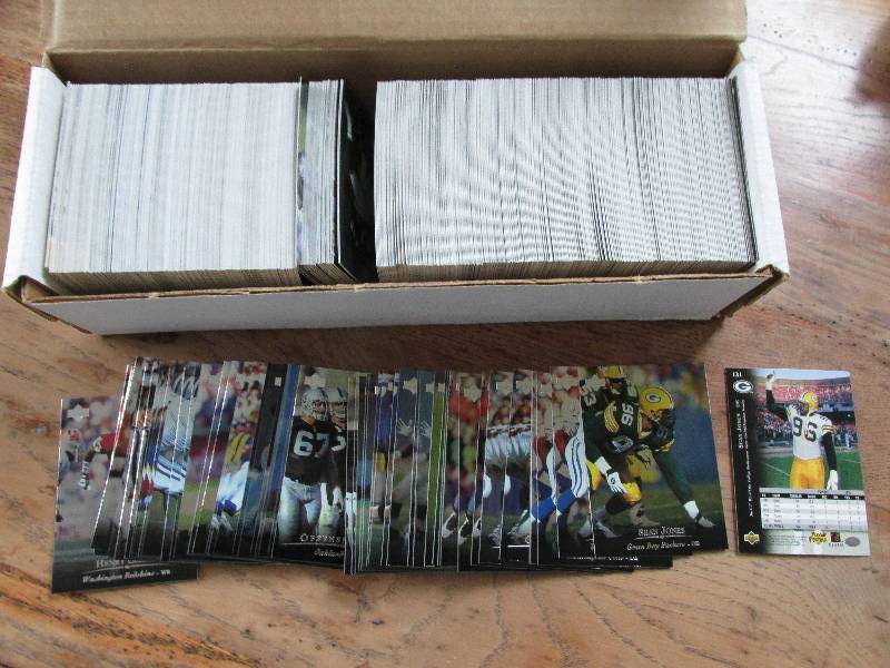 Box of 1996 Upper Deck football car...