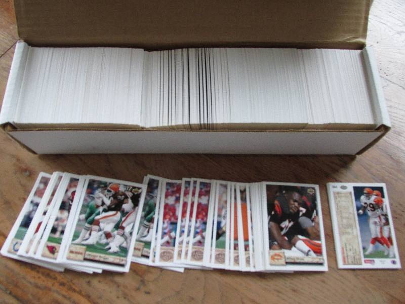 Box of 1992 Upper Deck Football car...