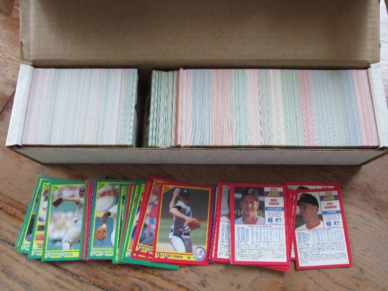 Box of 1990 Score baseball cards...