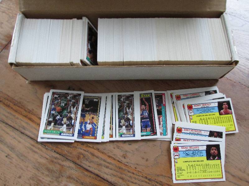 Box of 1992 - 1993 Topps basketball...