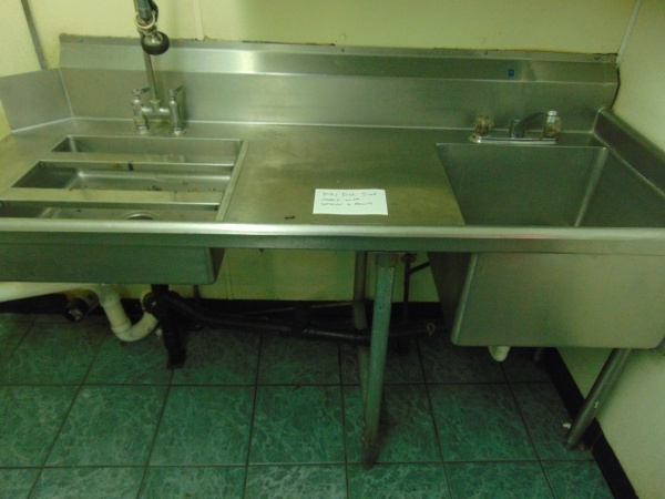 Dirty Dish Sink With Sprayer and Faucet