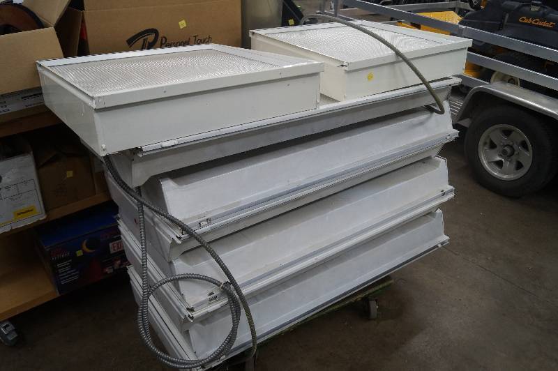 Florescent Light Fixtures
