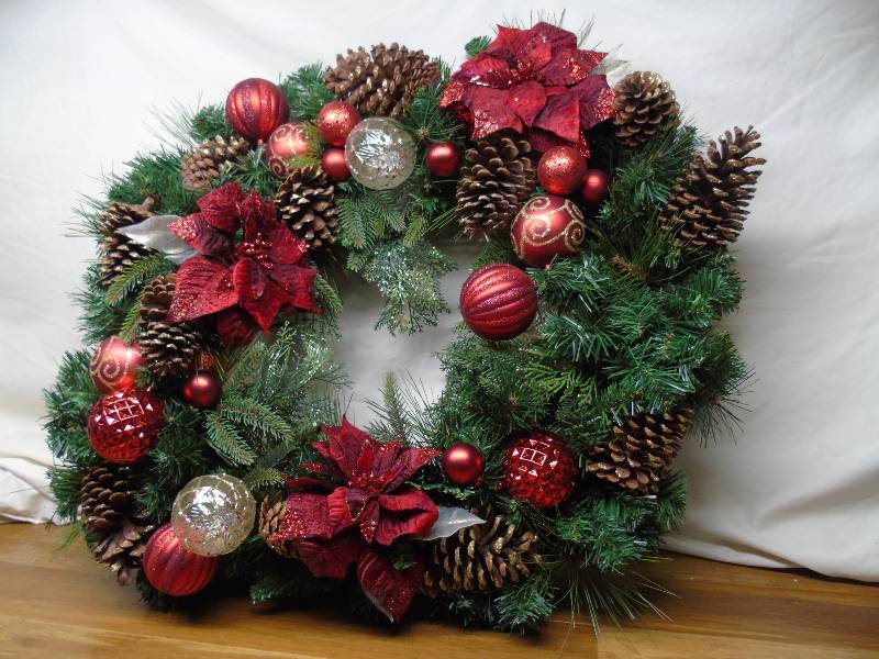 24 Synthetic Christmas Wreath