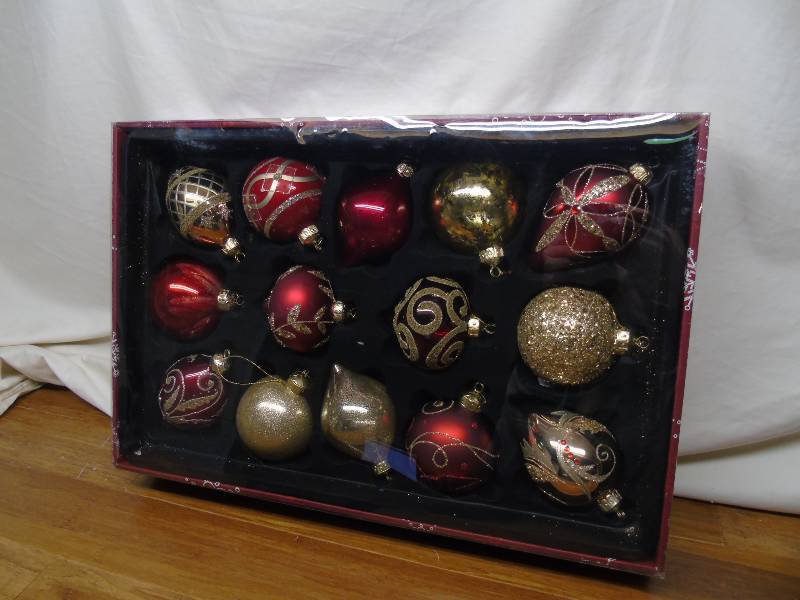 Kirkland Hand-Decorated Glass Ornaments 14-piece