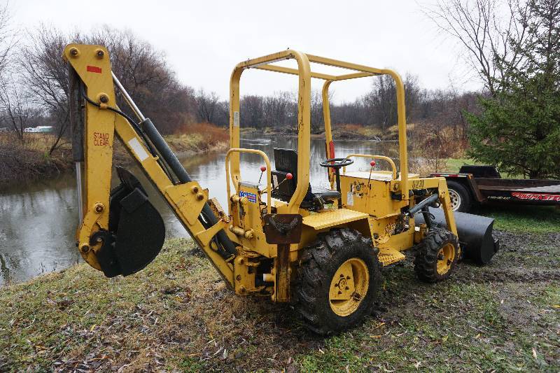 lot 3 image: Terramite Model T5C Mini Tractor Loader Back Hoe