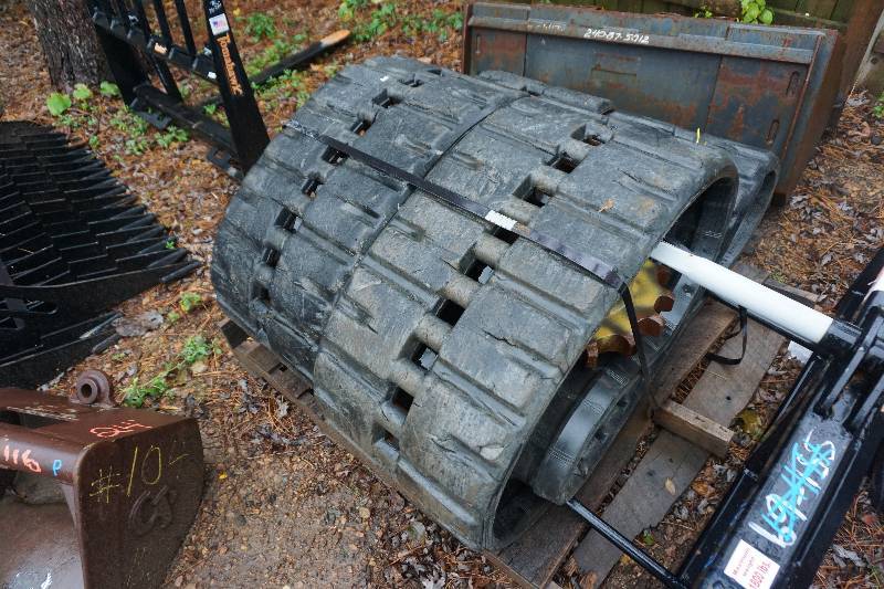 lot 20 image: Set of 2 - Bobcat Skid Loader Skid Steer Tracks With Drive Sprockets