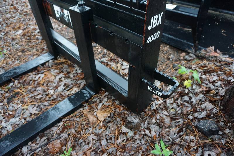 lot 12 image: JBX Brand Model 4000 Universal Mount Bobcat Skid Loader Skid Steer 48 Pallet Fork Attachment