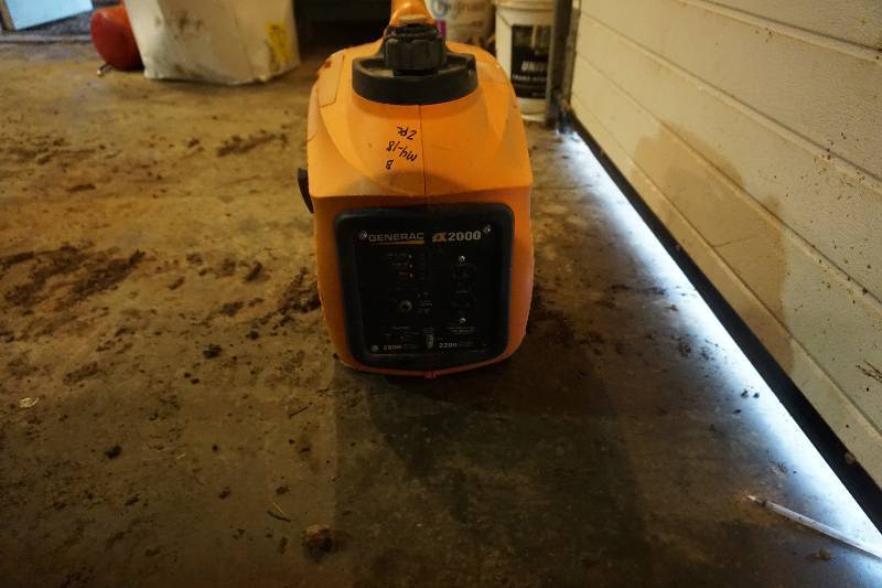 lot 30 image: Generac Model IX 2000 Gas Powered Generator