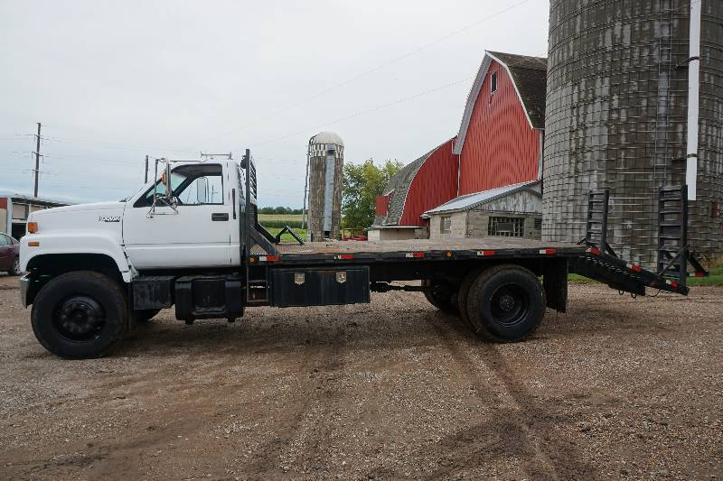 lot 5 image: 1995 Chevrolet Kodiak 70 Flatbed Truck