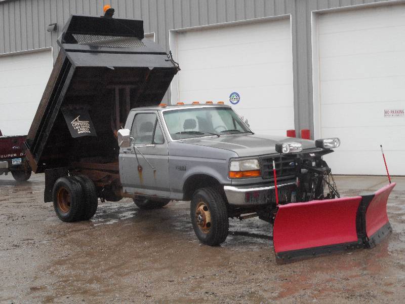 lot 4 image: 1996 Ford F.350 XL Contractors Dump...