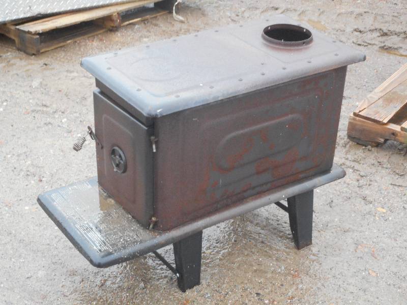 lot 8 image: Boxwood Model 127 Wood Burning Stov...