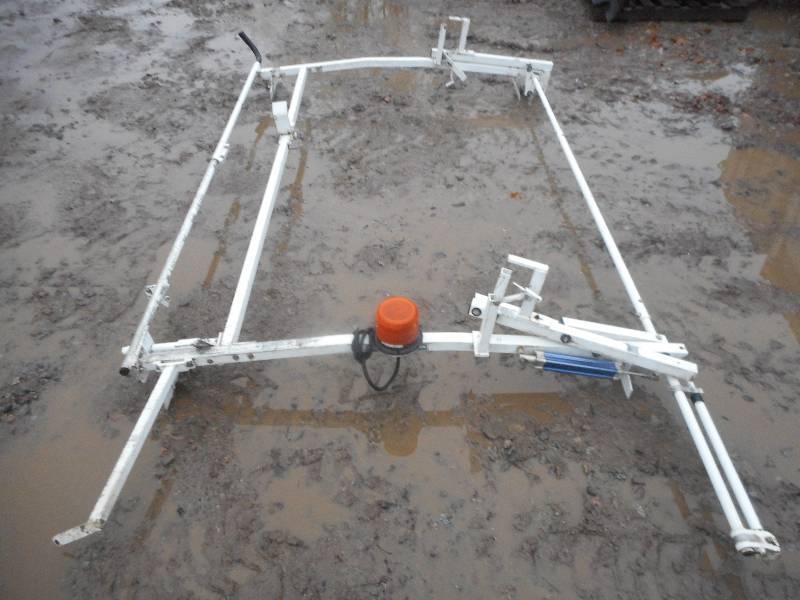 lot 14 image: Rooftop Ladder Rack, Came Off A 200...