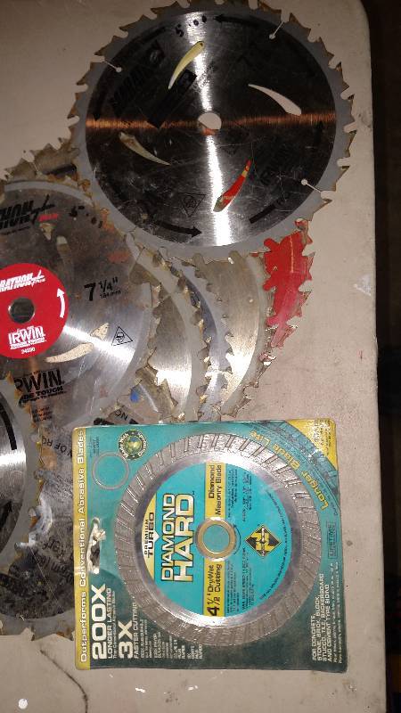 lot of saw blades, various conditions various sizes