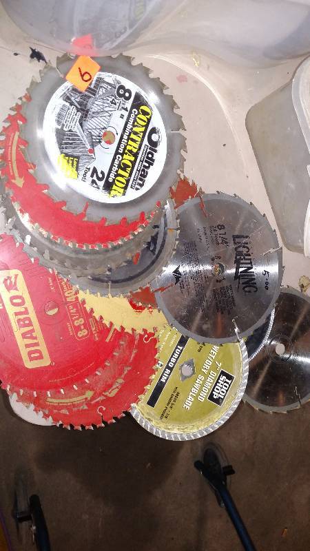 lot of saw blades, various conditions various sizes