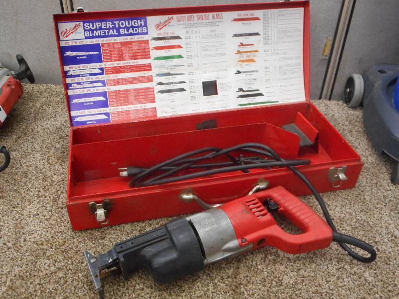 Milwaukee Heavy Duty Sawzall With S...