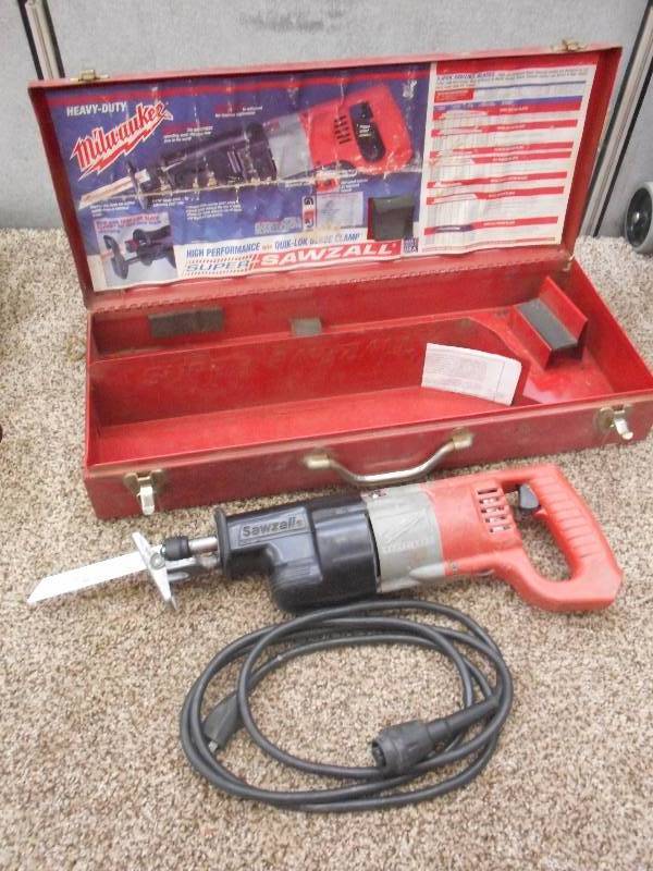 Milwaukee Heavy Duty Sawzall With S...