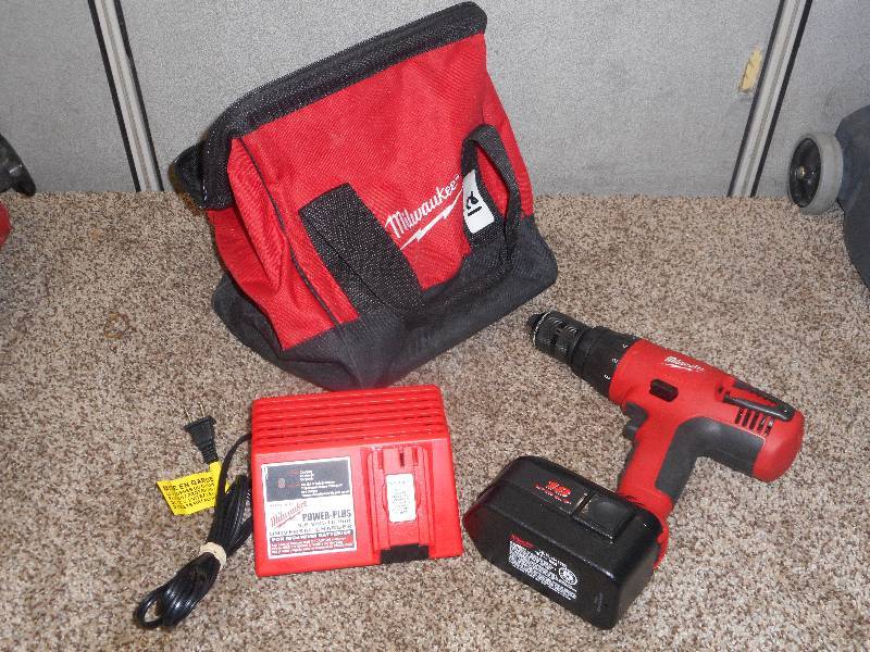 Milwaukee 18Volt 12 Hammer Drill ...
