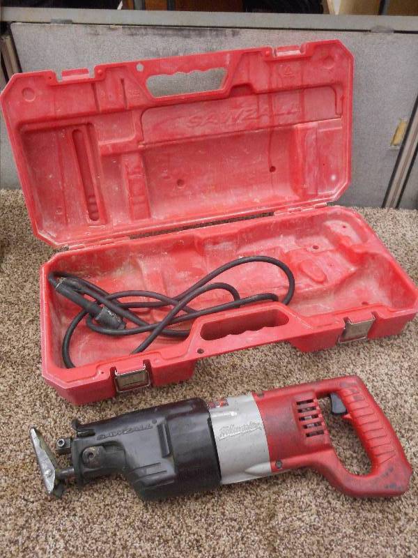 Milwaukee Heavy Duty Sawzall With C...