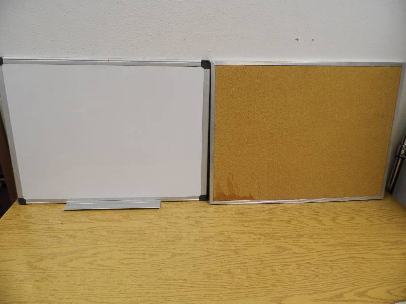 Whiteboard & Bulliten Board