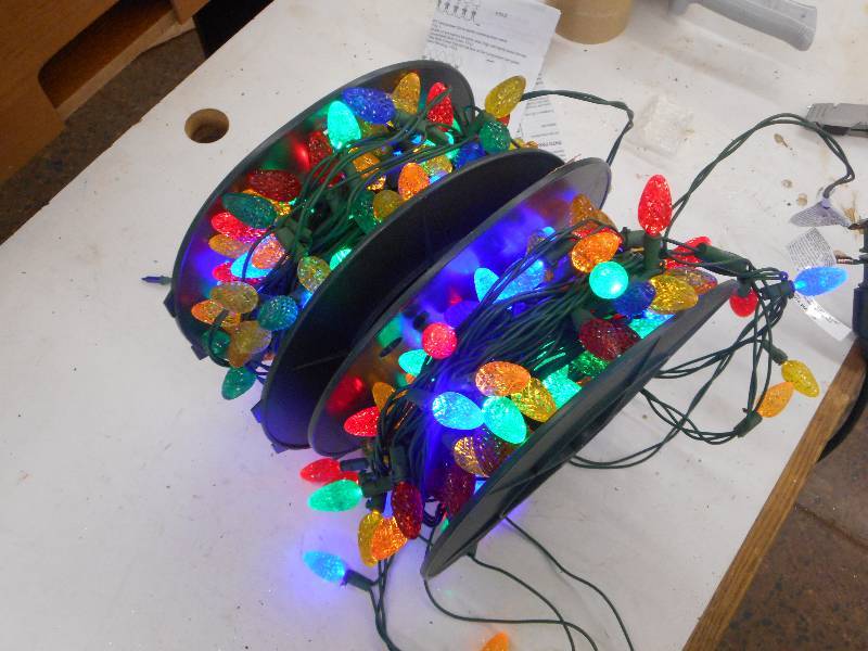 2 SPOOLS OF LED BULB CHRISTMAS LIGHTS