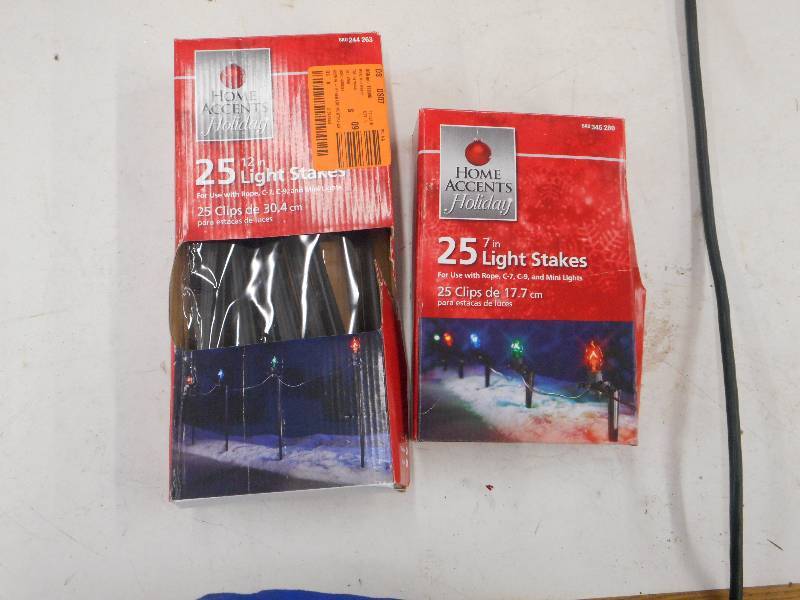 2 PACKS OF LIGHT STAKES