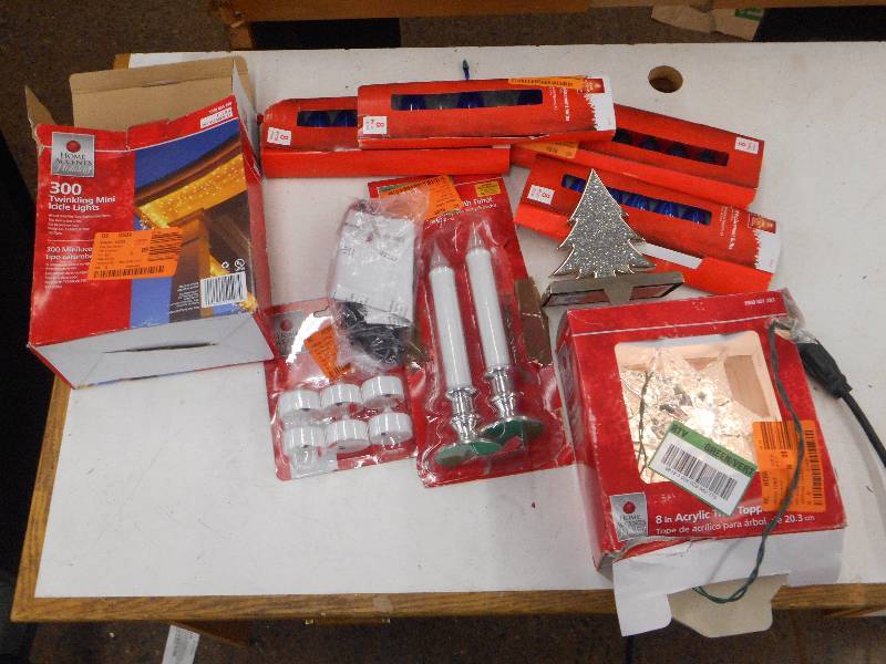 LOT OF ASSORTED CHRISTMAS ORNAMENTS