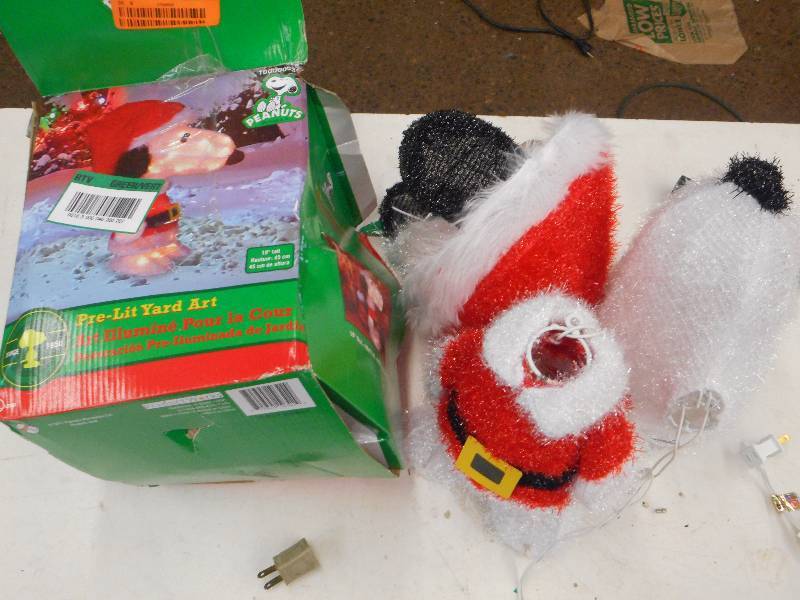 PEANUTS PRE LIT YARD ART SNOOPY 18 INCH