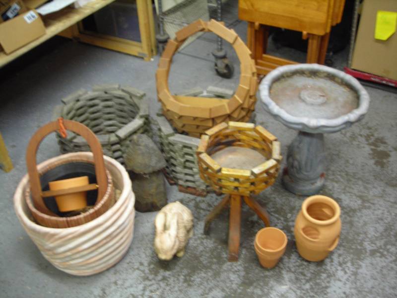 Bird Bath,Plant Stands, Baskets Outdoor Decor