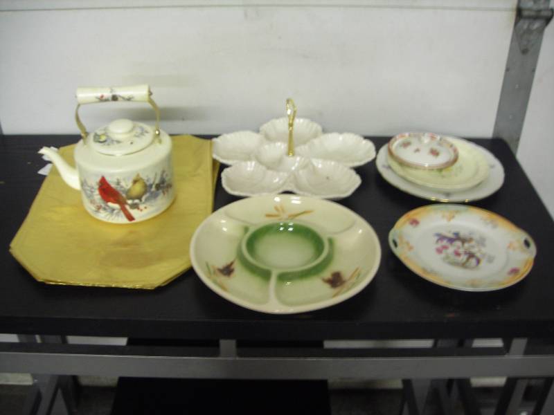 Placemats, Teapot, Vintage Dishes